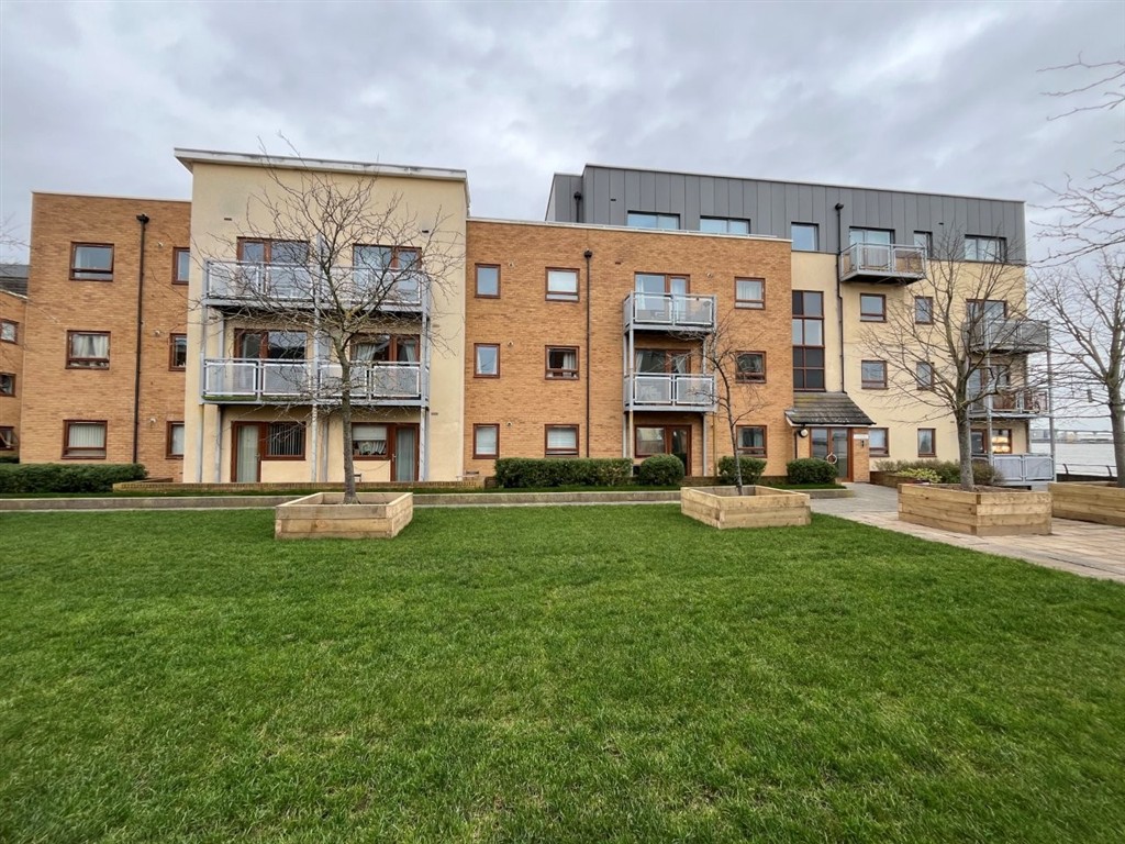 21 Amity Court, North Star Boulevard, GREENHITHE, Kent, DA9 9UH