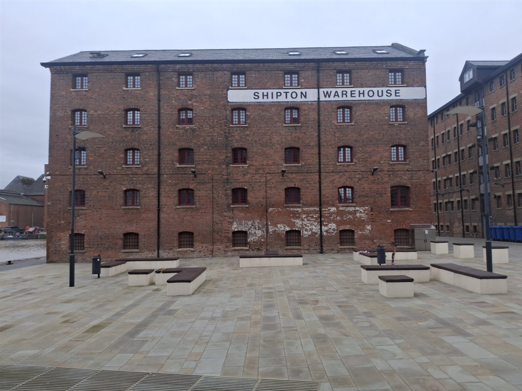 Flat 2, Biddle & Shipton Warehouse, The Docks, GLOUCESTER, Gloucestershire, GL1 2BY