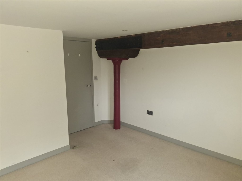 Flat 2, Biddle & Shipton Warehouse, The Docks, GLOUCESTER, Gloucestershire, GL1 2BY