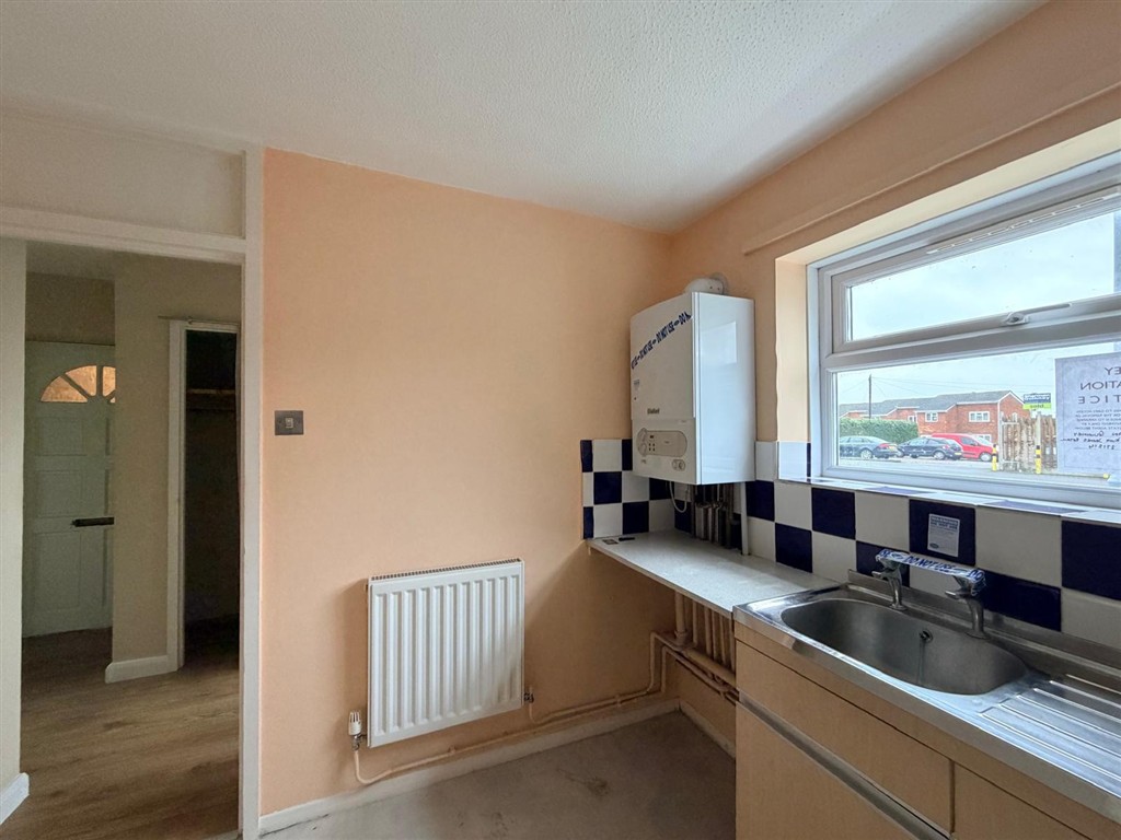 16, Lorna Court, ST. IVES, Cambridgeshire, PE27 6FD