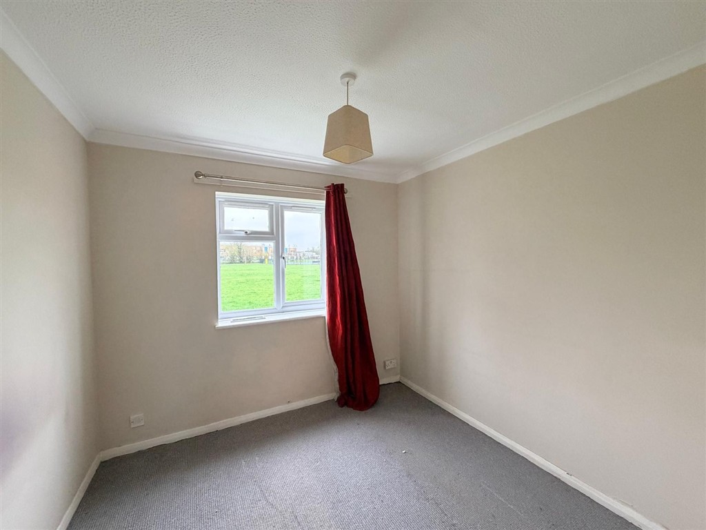 16, Lorna Court, ST. IVES, Cambridgeshire, PE27 6FD