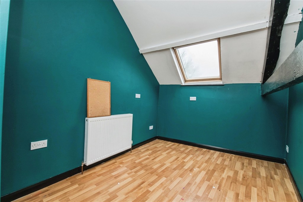 12, The Square, CULLOMPTON, Devon, EX15 3AA