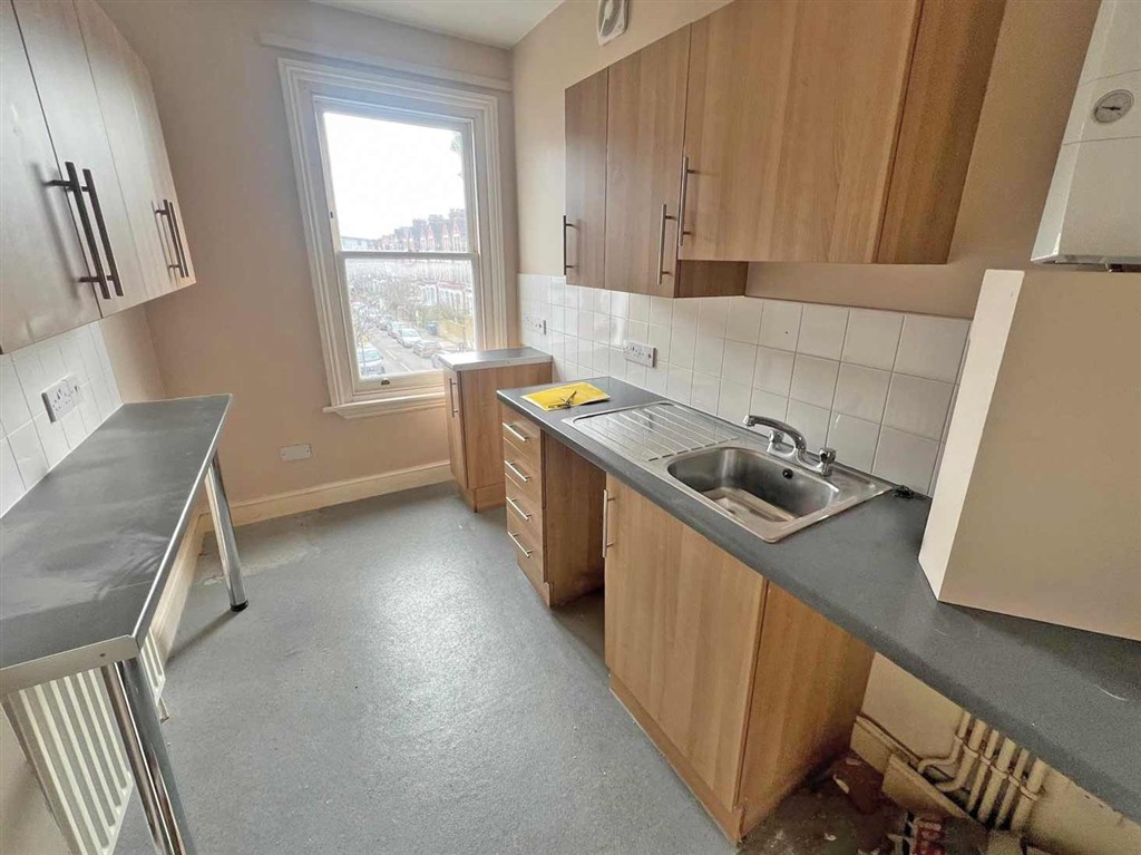 Flat C, 30, Buckley Road, KILBURN, London, NW6 7NA