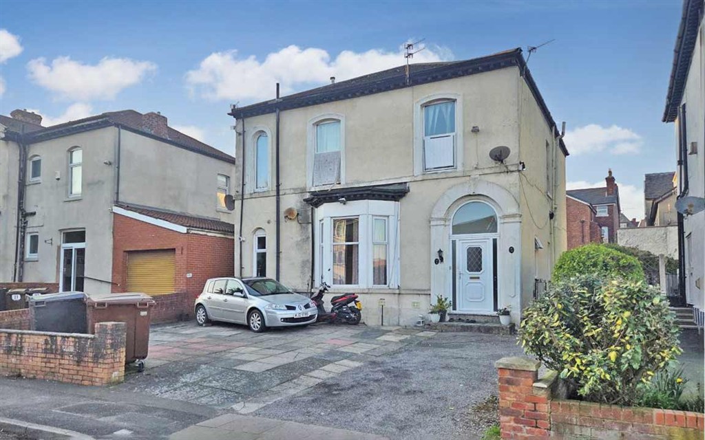 Flat 4, 14, Avondale Road, SOUTHPORT, Merseyside, PR9 0ND