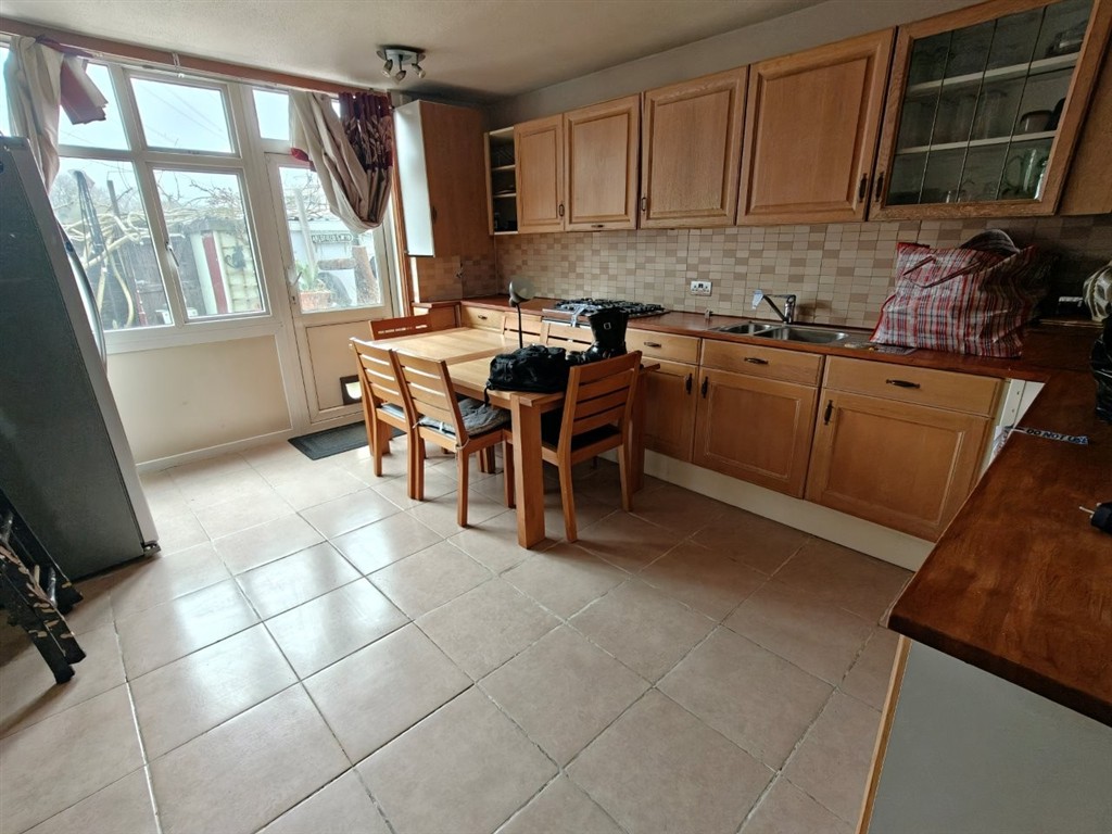 166, Belgrave Walk, MITCHAM, Surrey, CR4 3QE