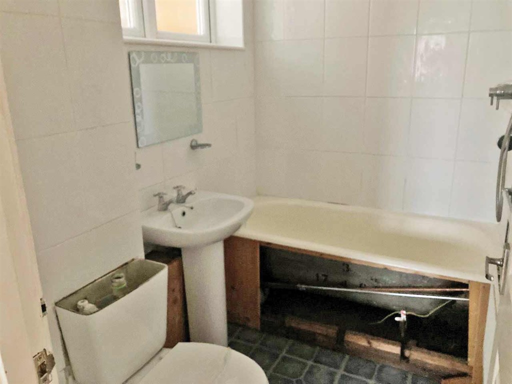 2, Middleton Close, SOUTHAMPTON, Hampshire, SO18 2FP