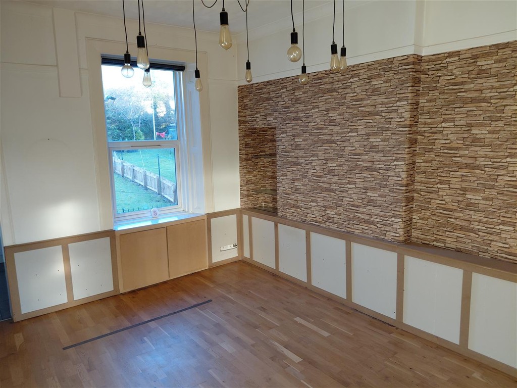 7 Bryson Place, Mid Street, BATHGATE, West Lothian, EH48 1PT