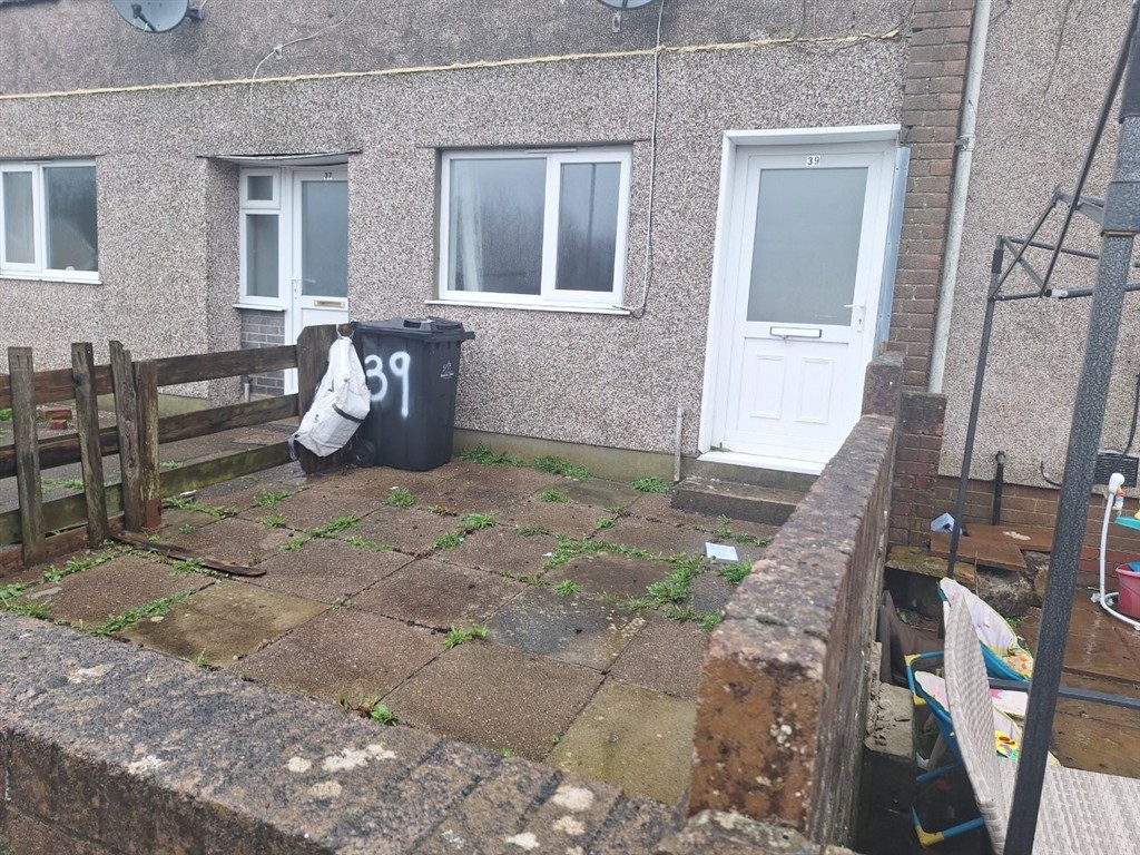 39, Heol Helig, EBBW VALE, Gwent, NP23 4TZ