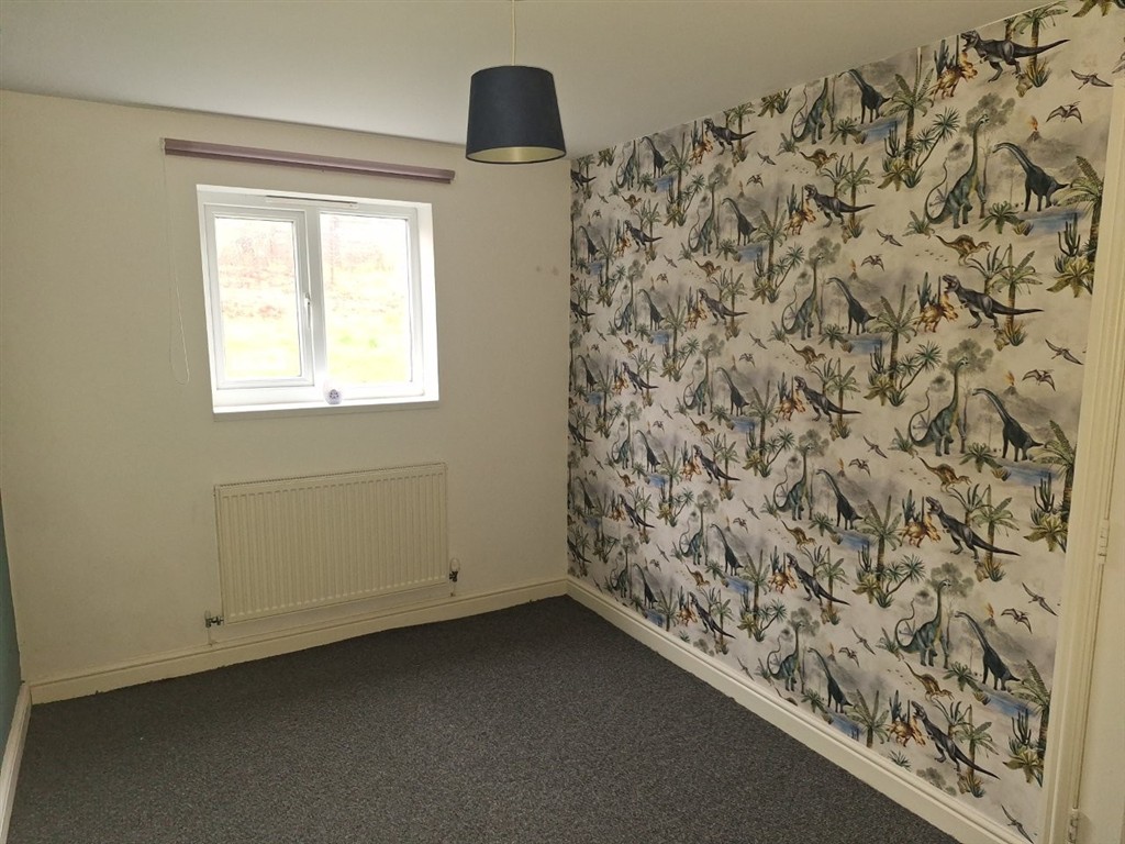 39, Heol Helig, EBBW VALE, Gwent, NP23 4TZ