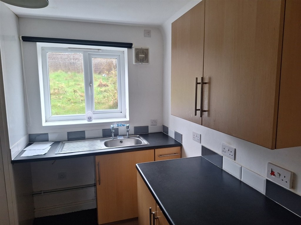 39, Heol Helig, EBBW VALE, Gwent, NP23 4TZ