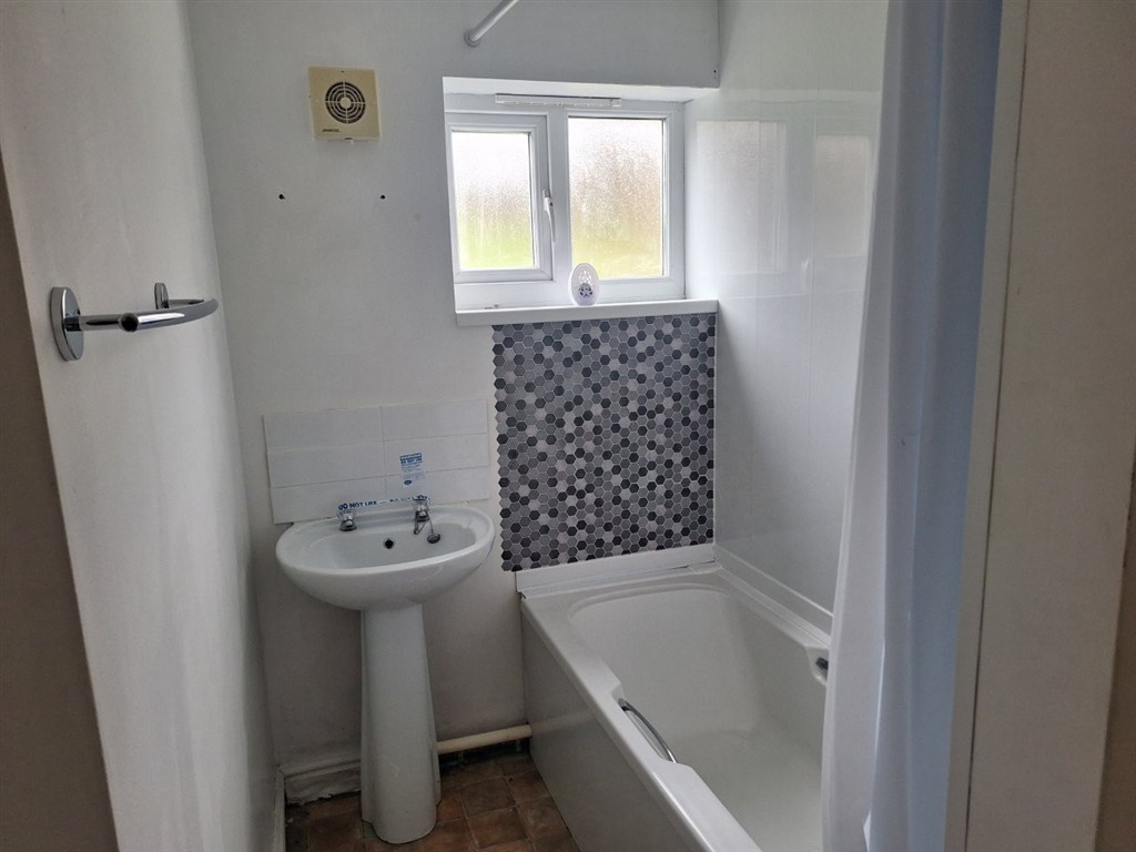 39, Heol Helig, EBBW VALE, Gwent, NP23 4TZ