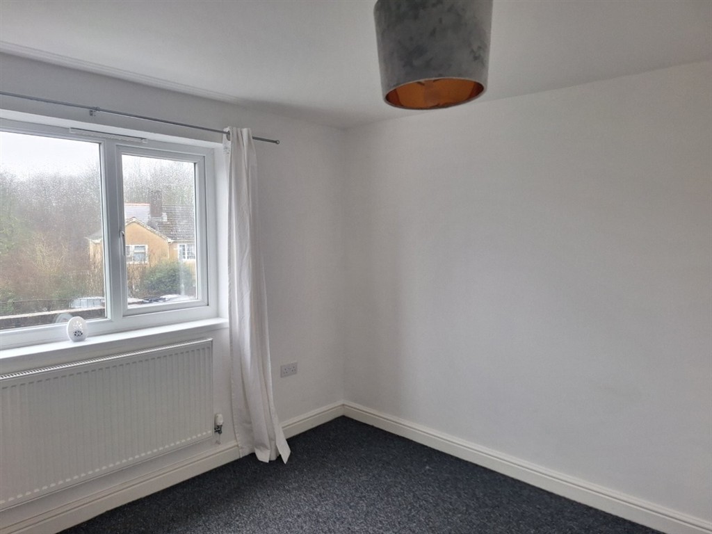 39, Heol Helig, EBBW VALE, Gwent, NP23 4TZ