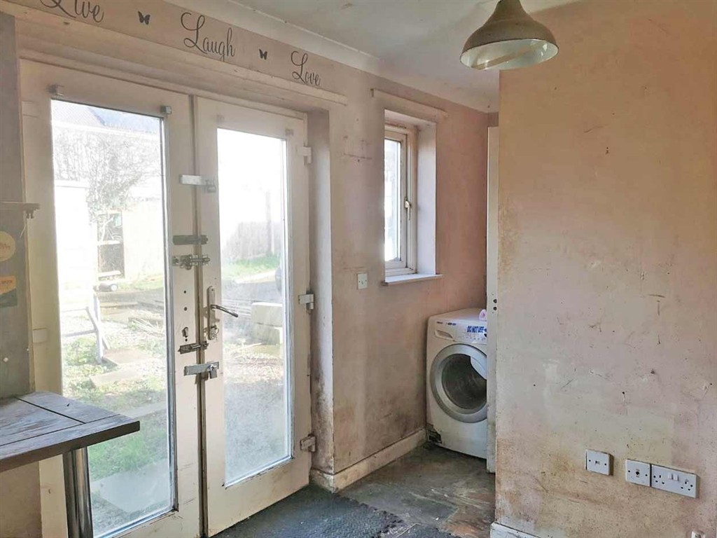 4, Hendra Heights, ST. AUSTELL, Cornwall, PL26 8FZ