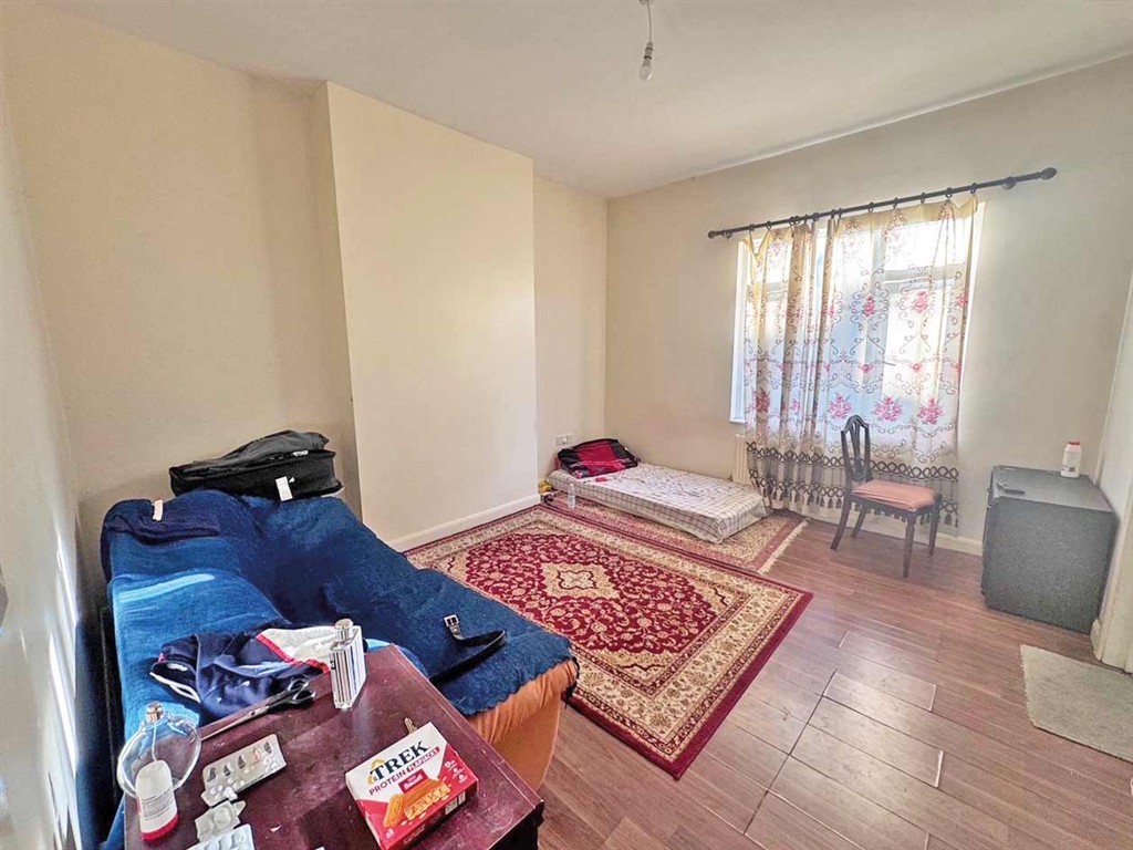 75, High Street, CAMBERLEY, Surrey, GU15 3RB