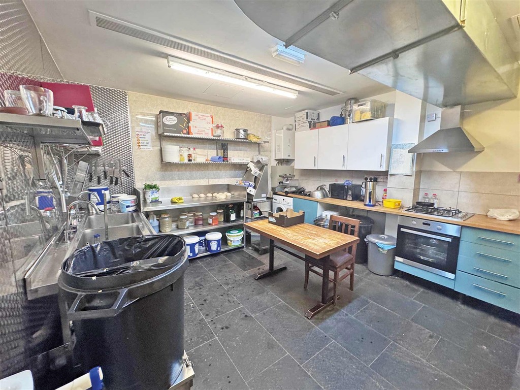 75, High Street, CAMBERLEY, Surrey, GU15 3RB