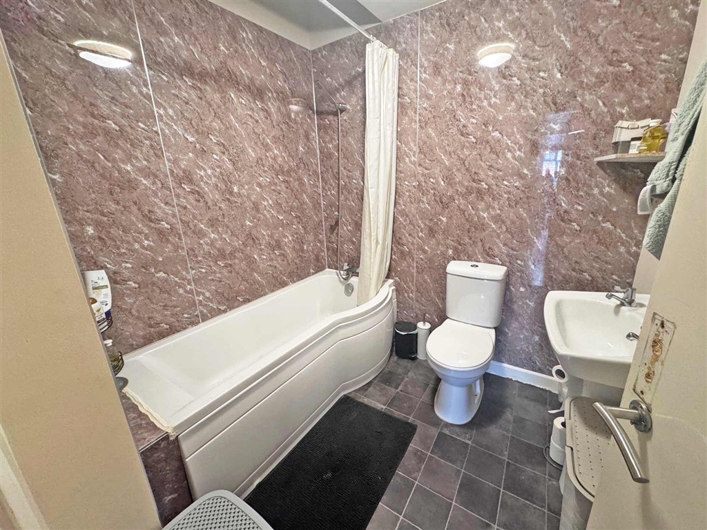 75, High Street, CAMBERLEY, Surrey, GU15 3RB