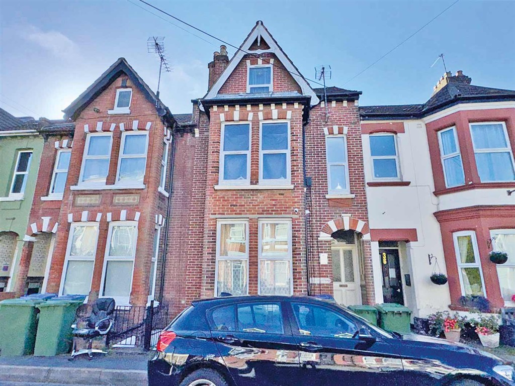 Flat 1, 34, The Polygon, SOUTHAMPTON, Hampshire, SO15 2BN