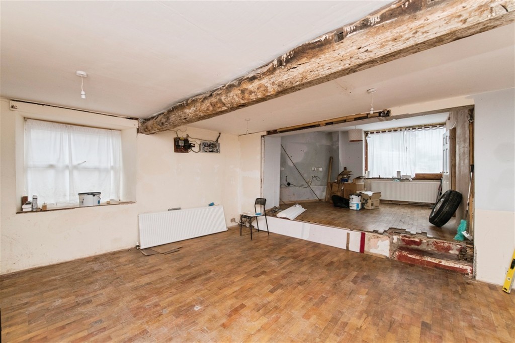 12, The Square, CULLOMPTON, Devon, EX15 3AA