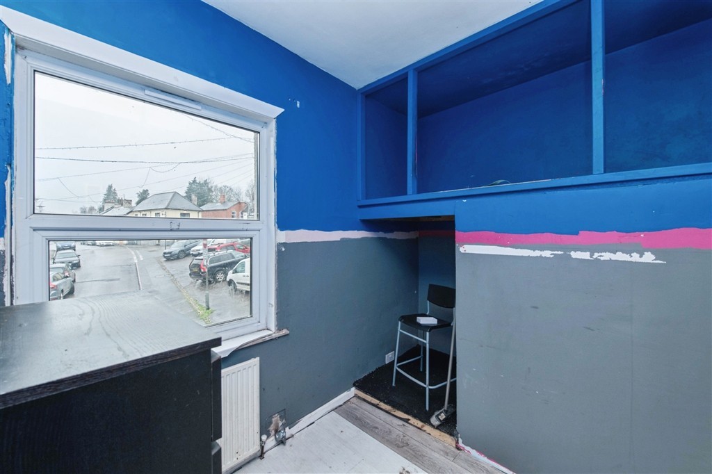 12, The Square, CULLOMPTON, Devon, EX15 3AA