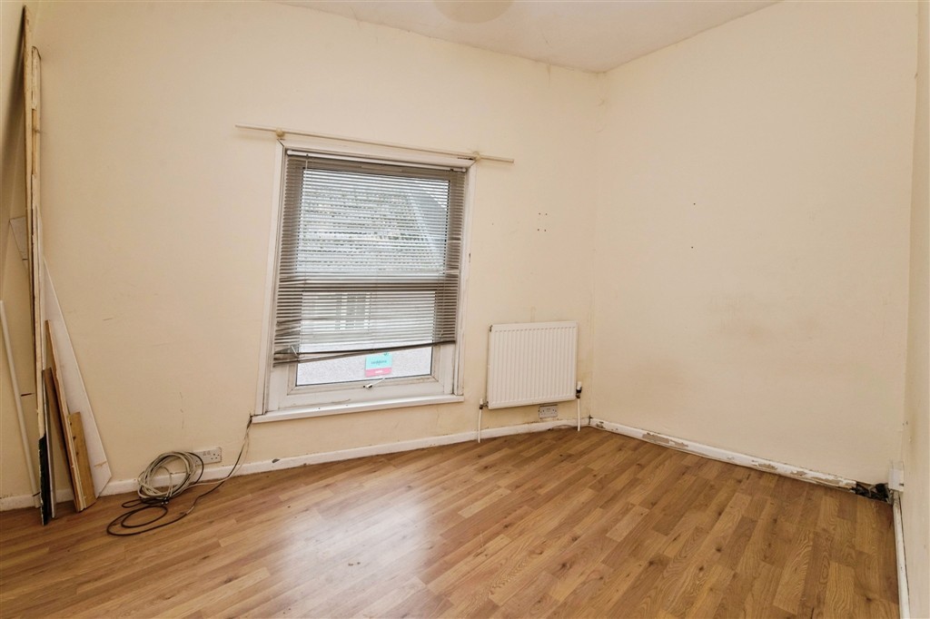 12, The Square, CULLOMPTON, Devon, EX15 3AA