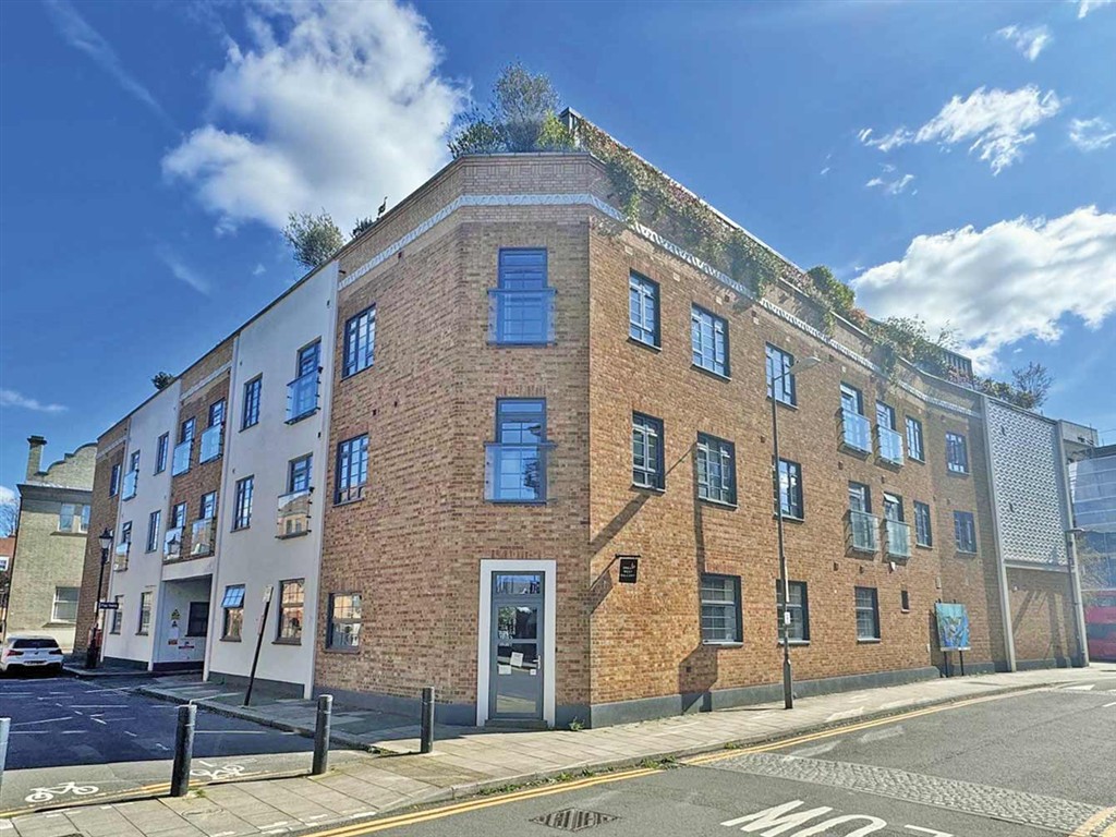 10, Market Place, BRENTFORD, Middlesex, TW8 8FL