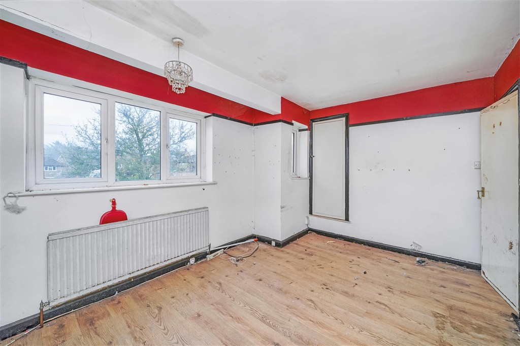 4, Dingwall Road, CARSHALTON, Surrey, SM5 4LY