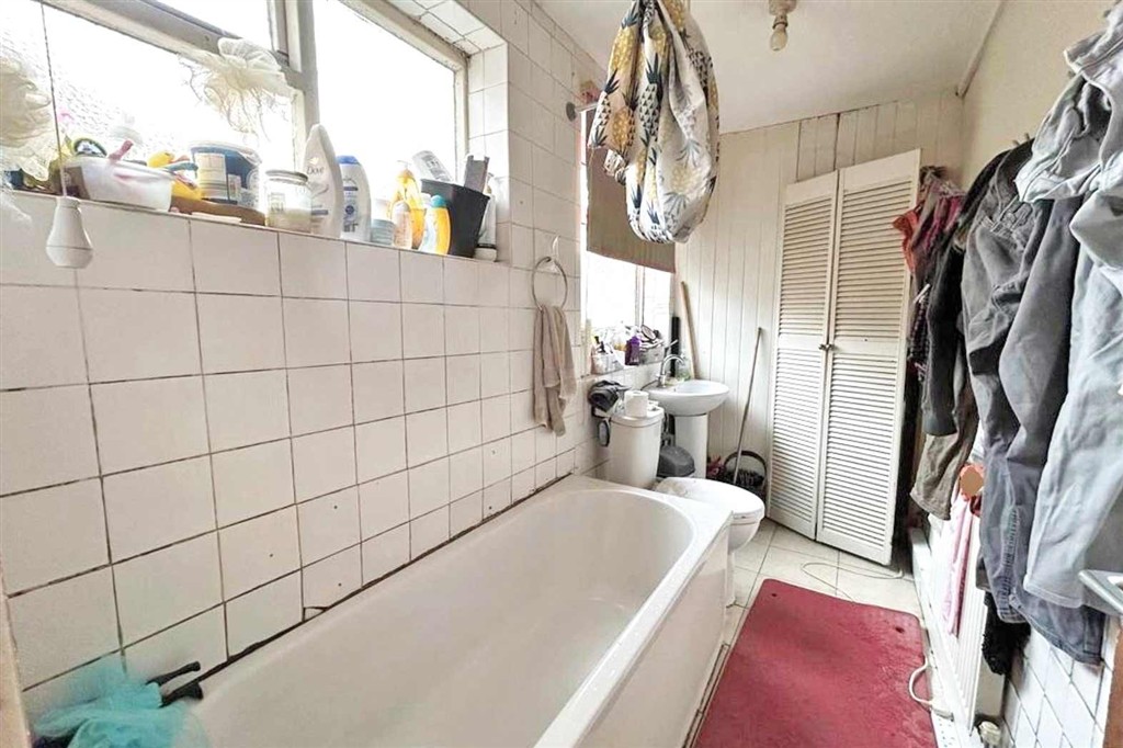 3 Railway Terrace, All Saints Avenue, MARGATE, Kent, CT9 5TG