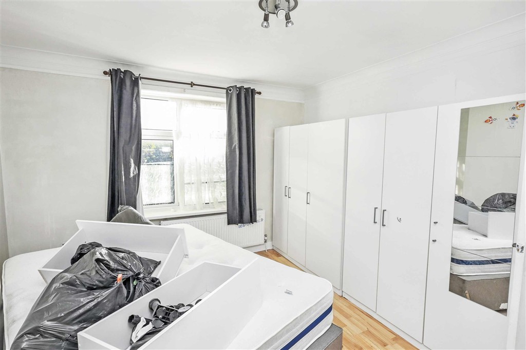 74a, Edgware Way, EDGWARE, Middlesex, HA8 8JS