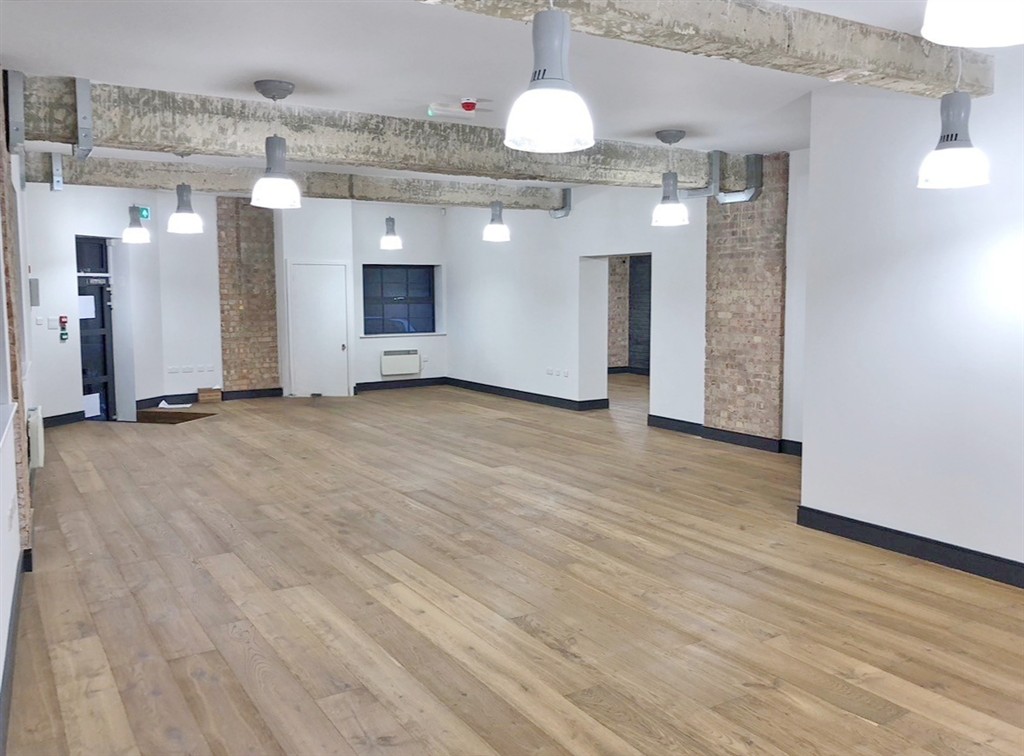 10, Market Place, BRENTFORD, Middlesex, TW8 8FL