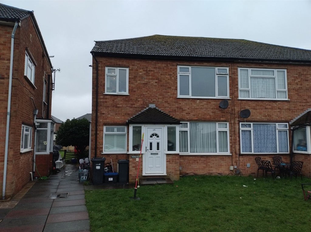 17, Starch House Lane, ILFORD, Essex, IG6 1PU