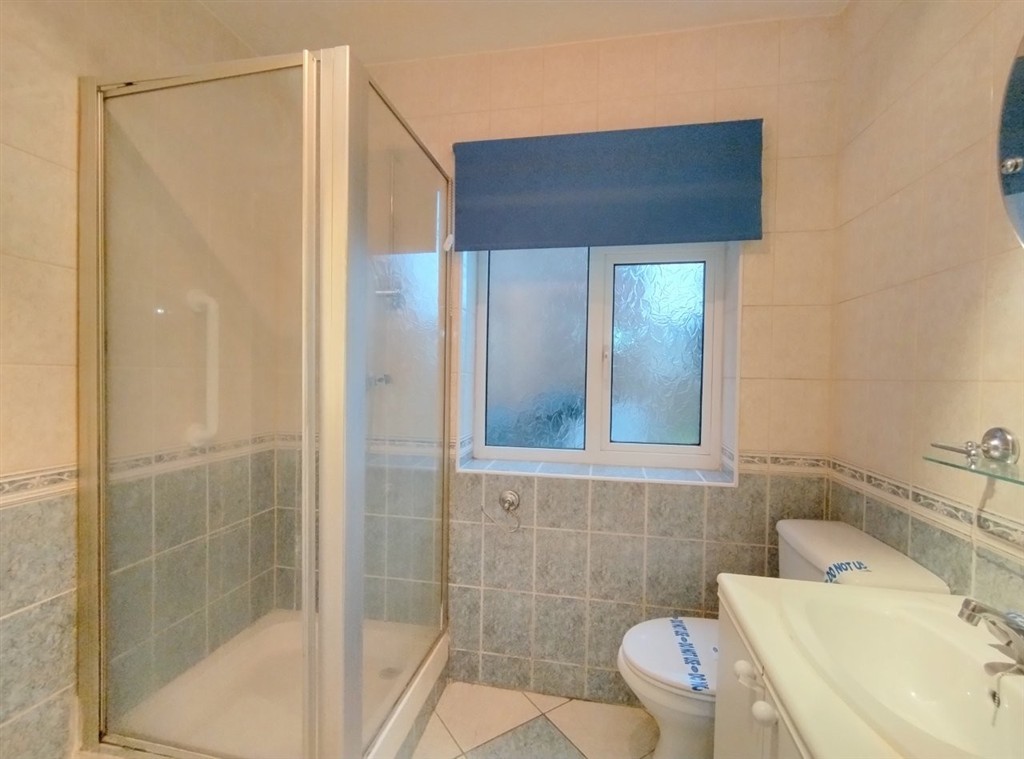 17, Starch House Lane, ILFORD, Essex, IG6 1PU