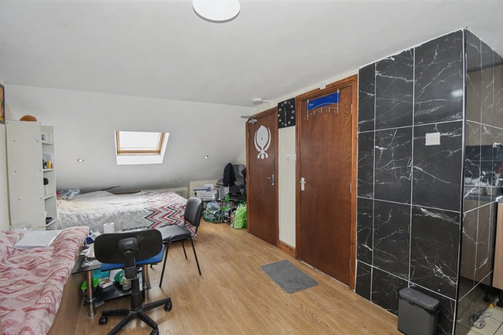 58, Lea Road, SOUTHALL, Middlesex, UB2 5QA