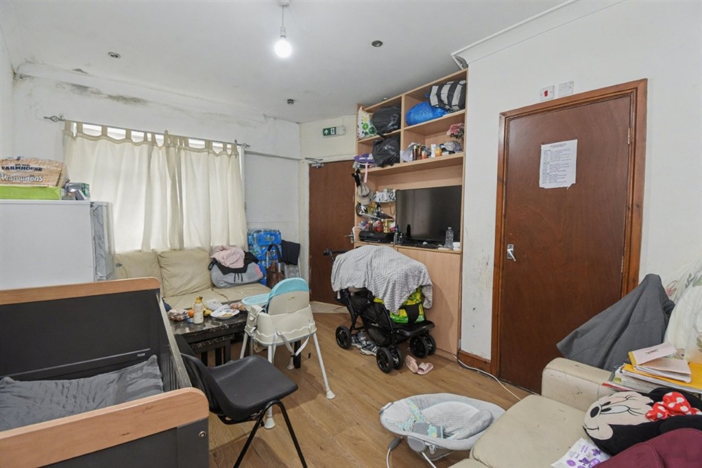 58, Lea Road, SOUTHALL, Middlesex, UB2 5QA