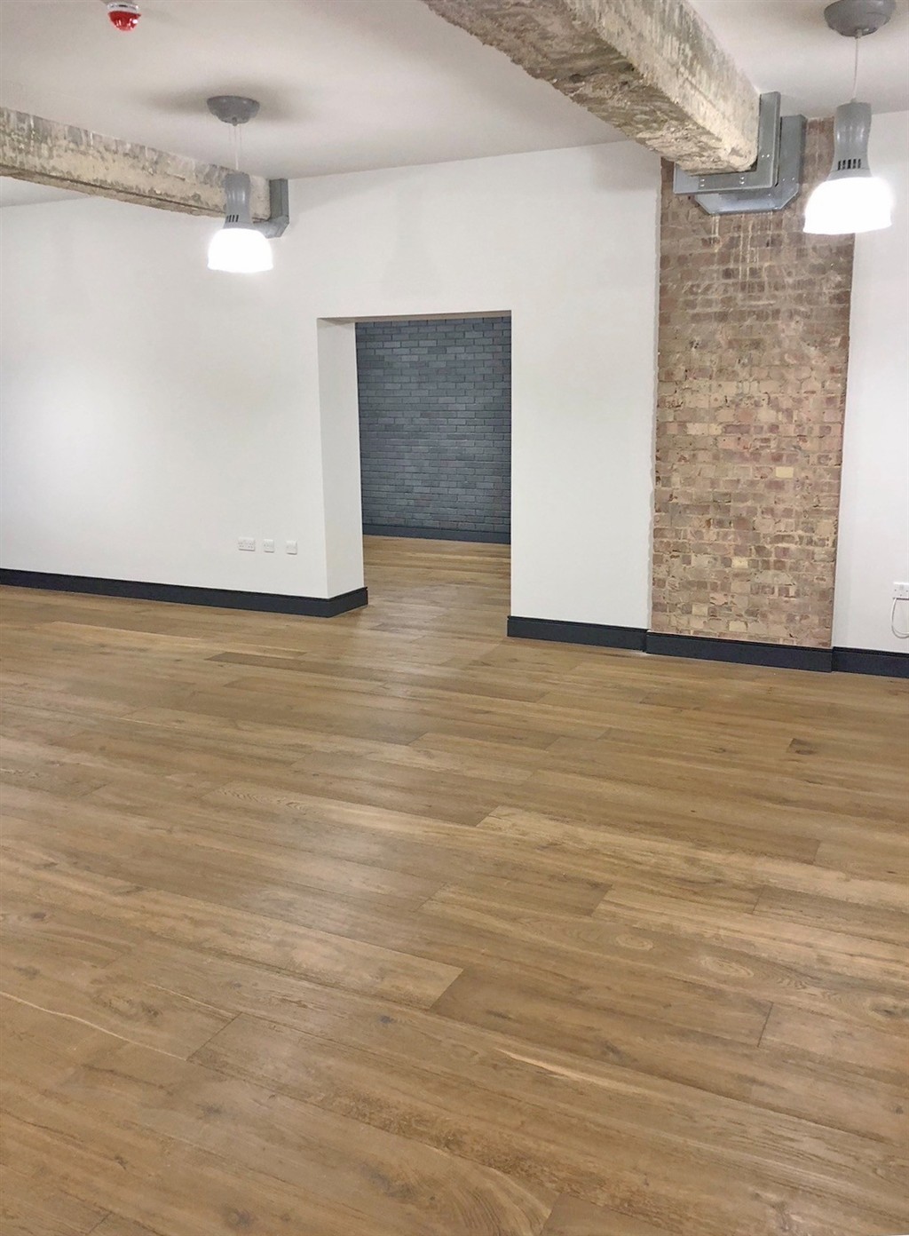 10, Market Place, BRENTFORD, Middlesex, TW8 8FL