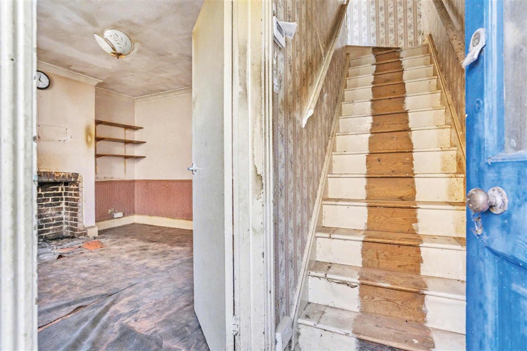 29, Ansell Road, DORKING, Surrey, RH4 1QN