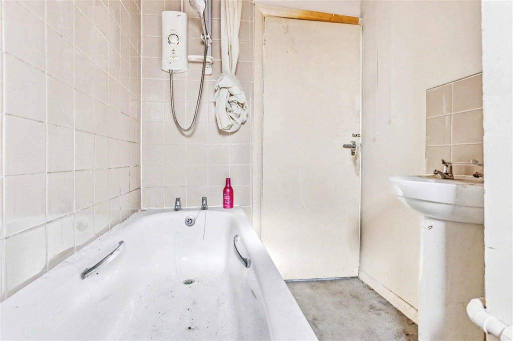 29, Ansell Road, DORKING, Surrey, RH4 1QN