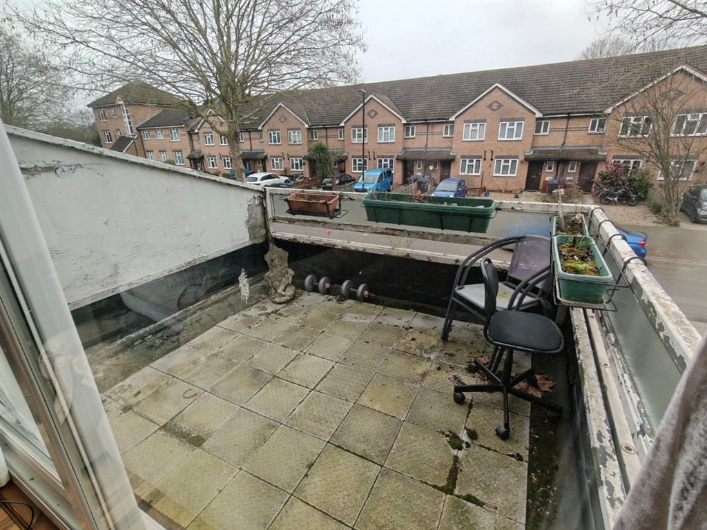 166, Belgrave Walk, MITCHAM, Surrey, CR4 3QE