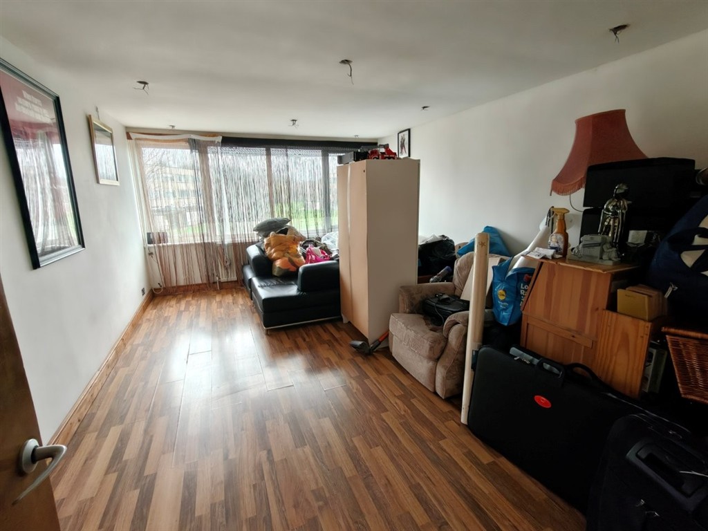 166, Belgrave Walk, MITCHAM, Surrey, CR4 3QE