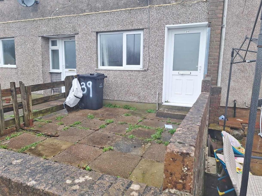 39, Heol Helig, EBBW VALE, Gwent, NP23 4TZ