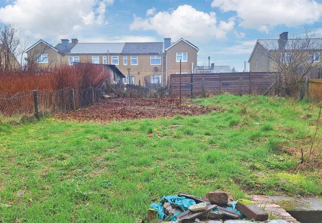 39, Heol Helig, EBBW VALE, Gwent, NP23 4TZ