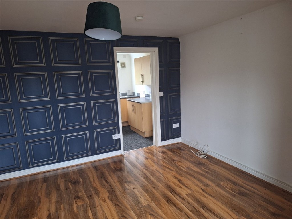 39, Heol Helig, EBBW VALE, Gwent, NP23 4TZ