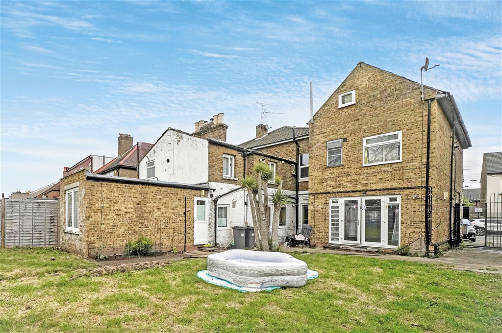 Flat B, 28, Hibernia Road, HOUNSLOW, Middlesex, TW3 3RY