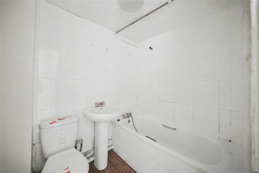 Flat B, 28, Hibernia Road, HOUNSLOW, Middlesex, TW3 3RY