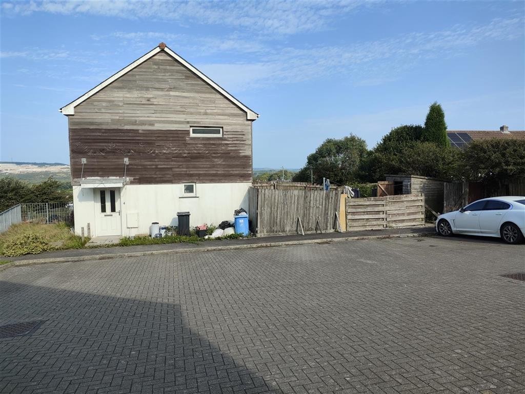 4, Hendra Heights, ST. AUSTELL, Cornwall, PL26 8FZ