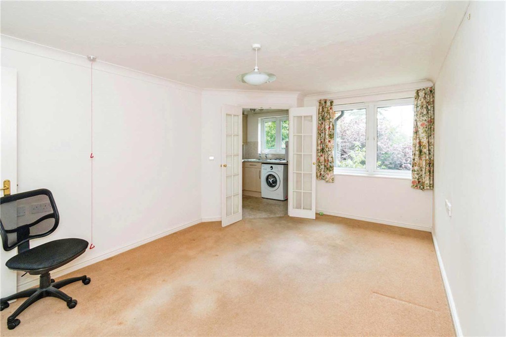 Flat 12, Heathlands Court, Beaulieu Road, SOUTHAMPTON, Hampshire, SO45 4BB