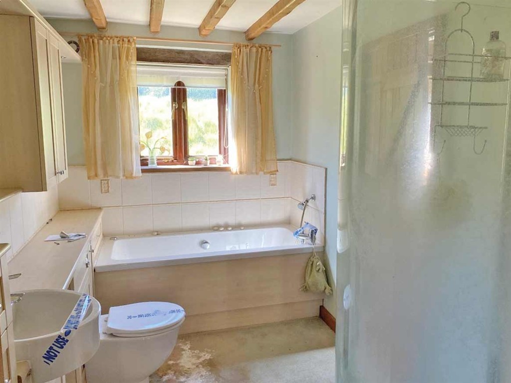 Hollybush Barn, Thwaite Road, BUNGAY, Suffolk, NR35 2RX