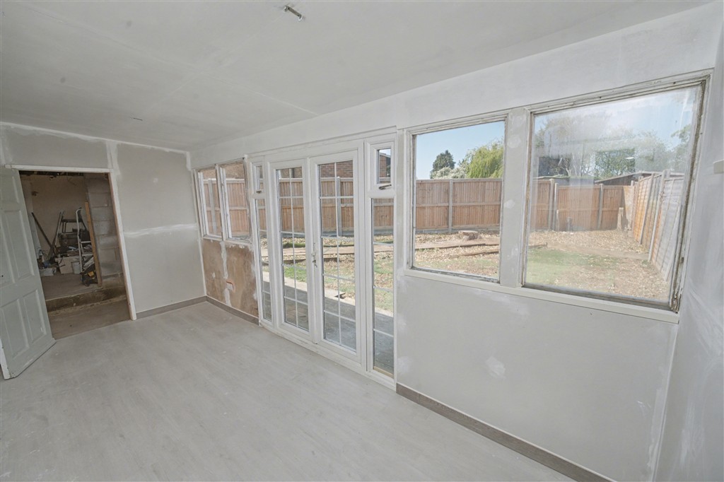4, Dingwall Road, CARSHALTON, Surrey, SM5 4LY