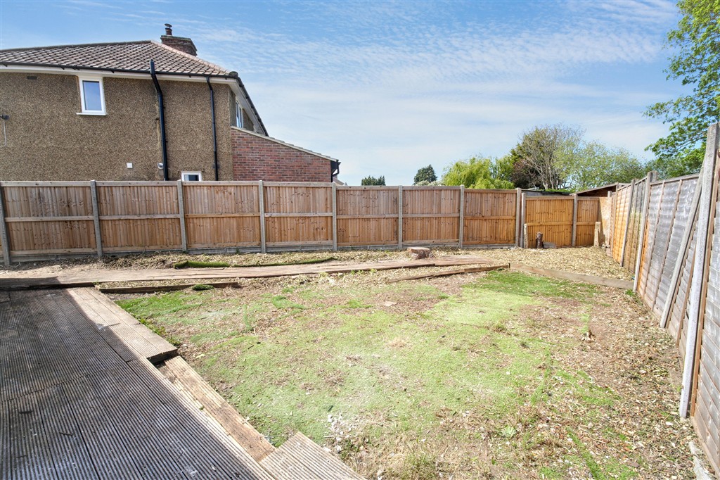 4, Dingwall Road, CARSHALTON, Surrey, SM5 4LY