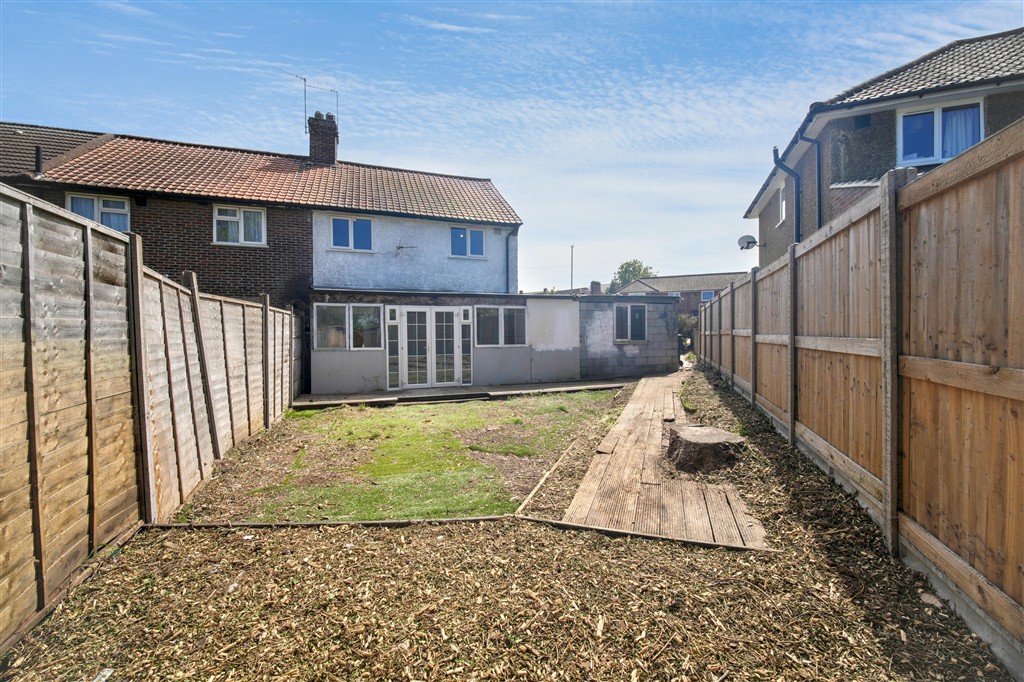 4, Dingwall Road, CARSHALTON, Surrey, SM5 4LY