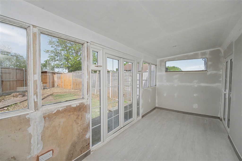 4, Dingwall Road, CARSHALTON, Surrey, SM5 4LY
